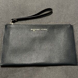 Michael Kors XL Jet Set Clutch